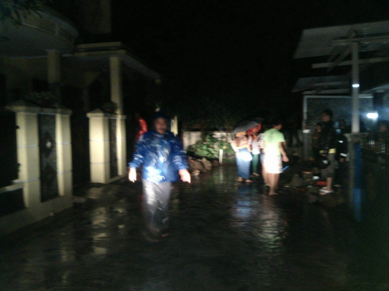 Banjir Rendam 10 Rumah di Girimande