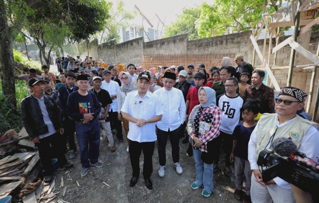 Asep Robin dan Erwin - Tinjau Rencana Pembangunan Jempatan Pasir Impun - Sindangjaya