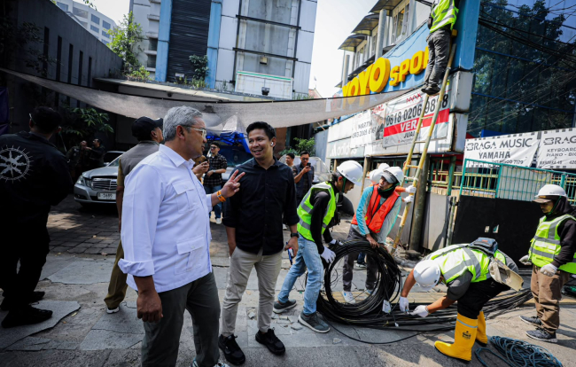Farhan Pastikan Penurunan Kabel Udara Tak Ganggu Layanan Publik, Keselamatan Warga Jadi Prioritas