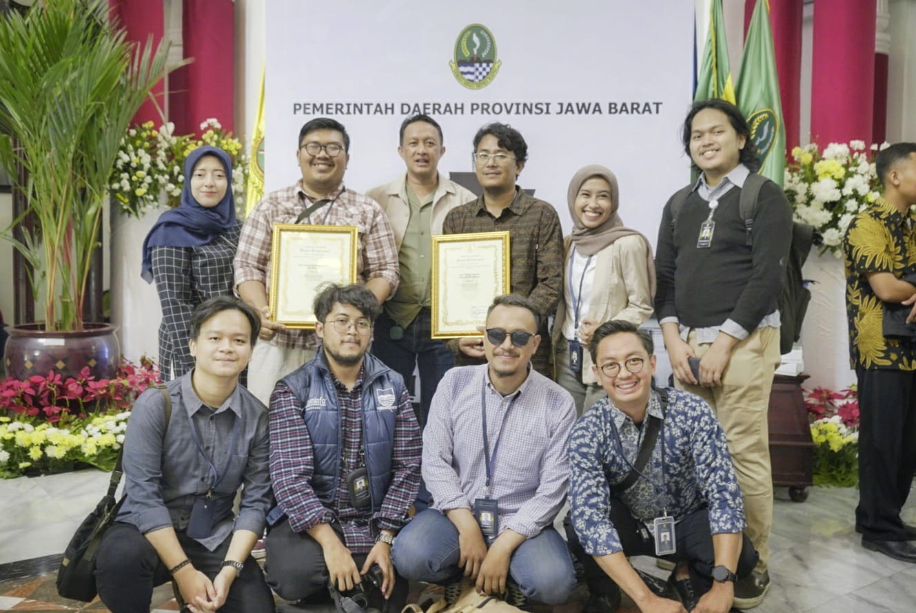 Pemkot Bandung meraih predikat terbaik 1 dalam kategori pengelolaan media sosial kota se-Jawa Barat